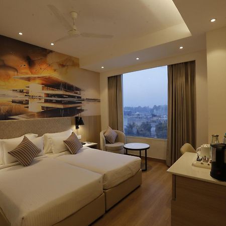Tulip Inn Zirakpur Εξωτερικό φωτογραφία