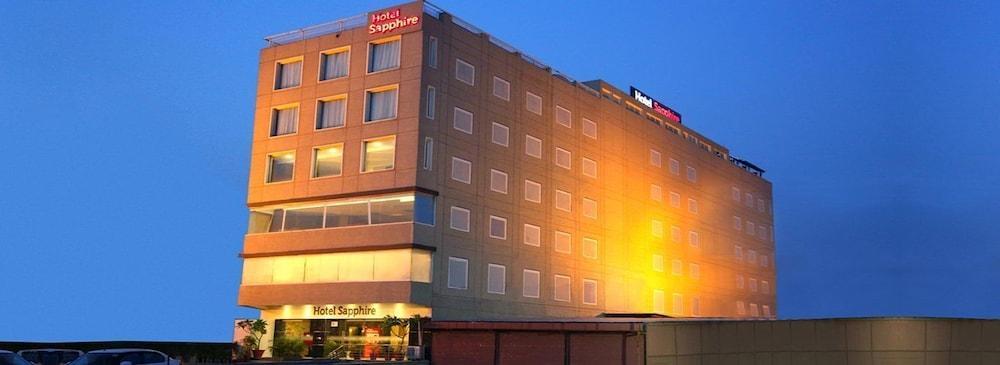 Tulip Inn Zirakpur Εξωτερικό φωτογραφία