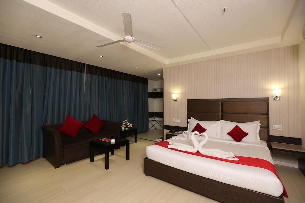 Tulip Inn Zirakpur Εξωτερικό φωτογραφία