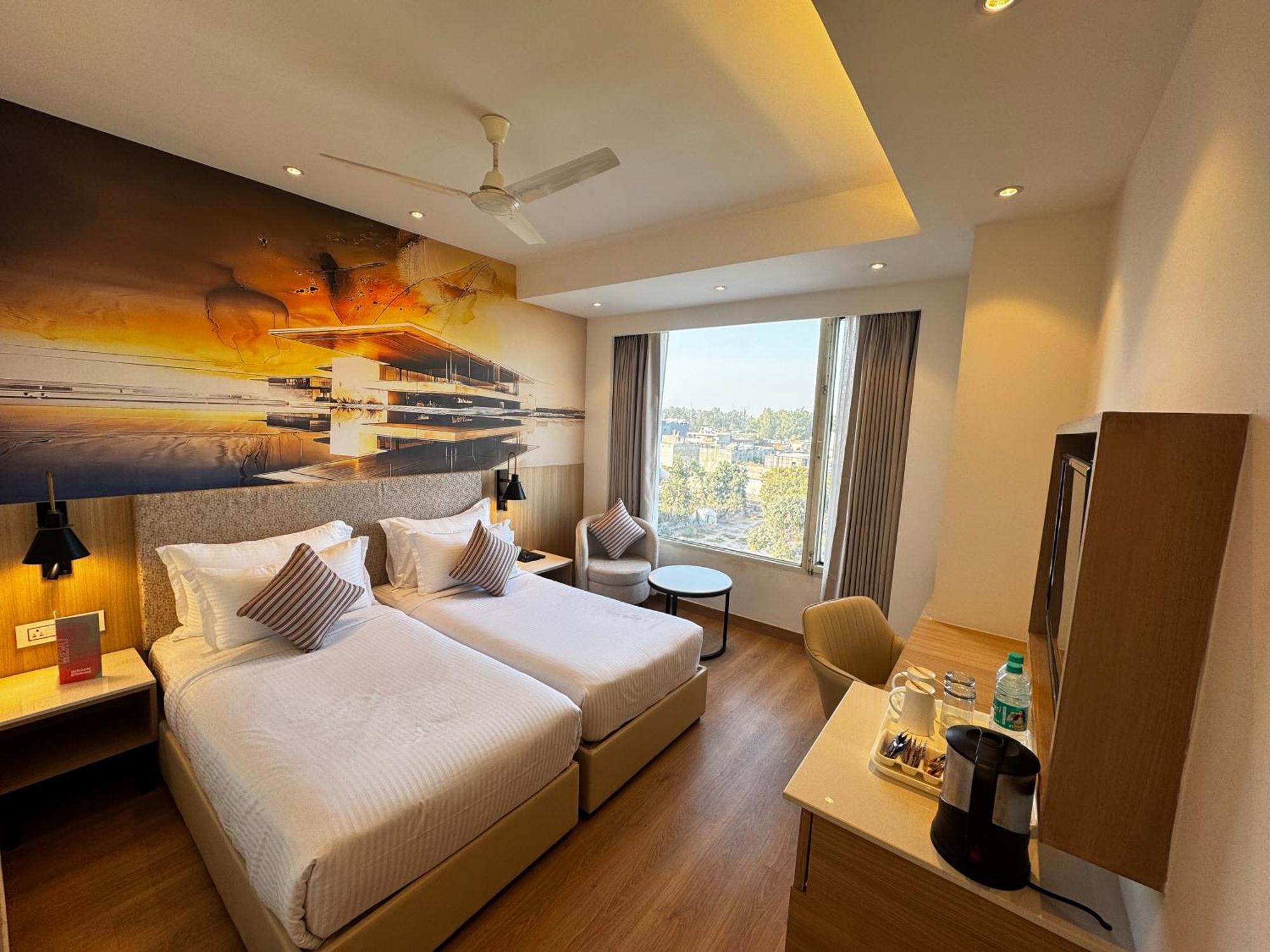 Tulip Inn Zirakpur Εξωτερικό φωτογραφία