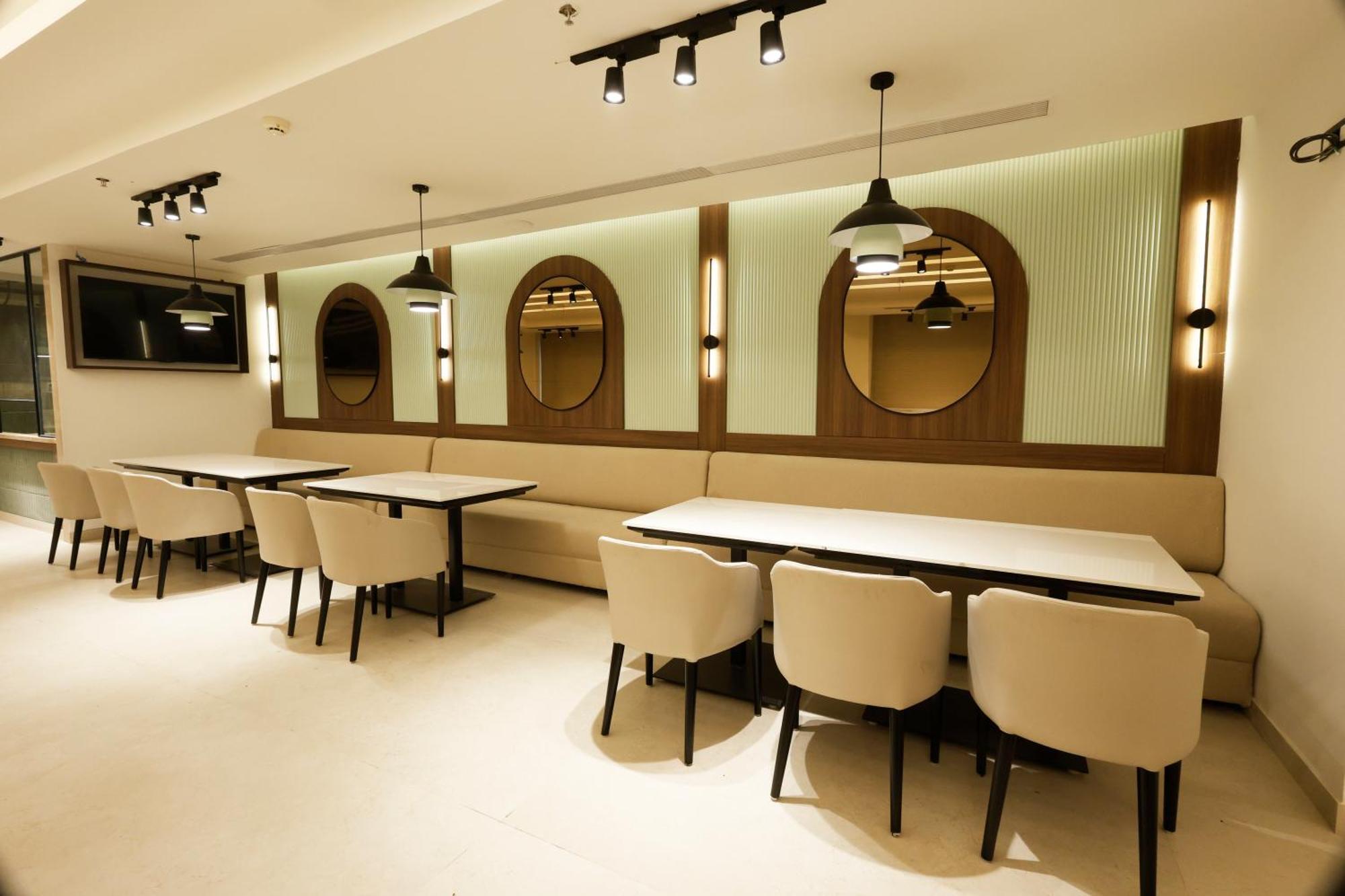 Tulip Inn Zirakpur Εξωτερικό φωτογραφία