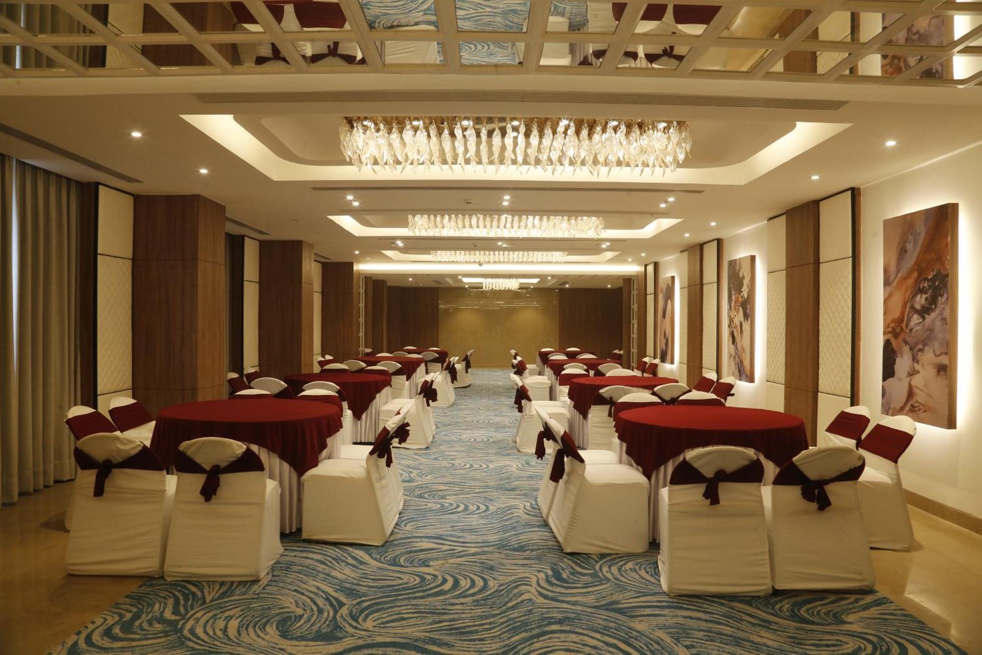 Tulip Inn Zirakpur Εξωτερικό φωτογραφία