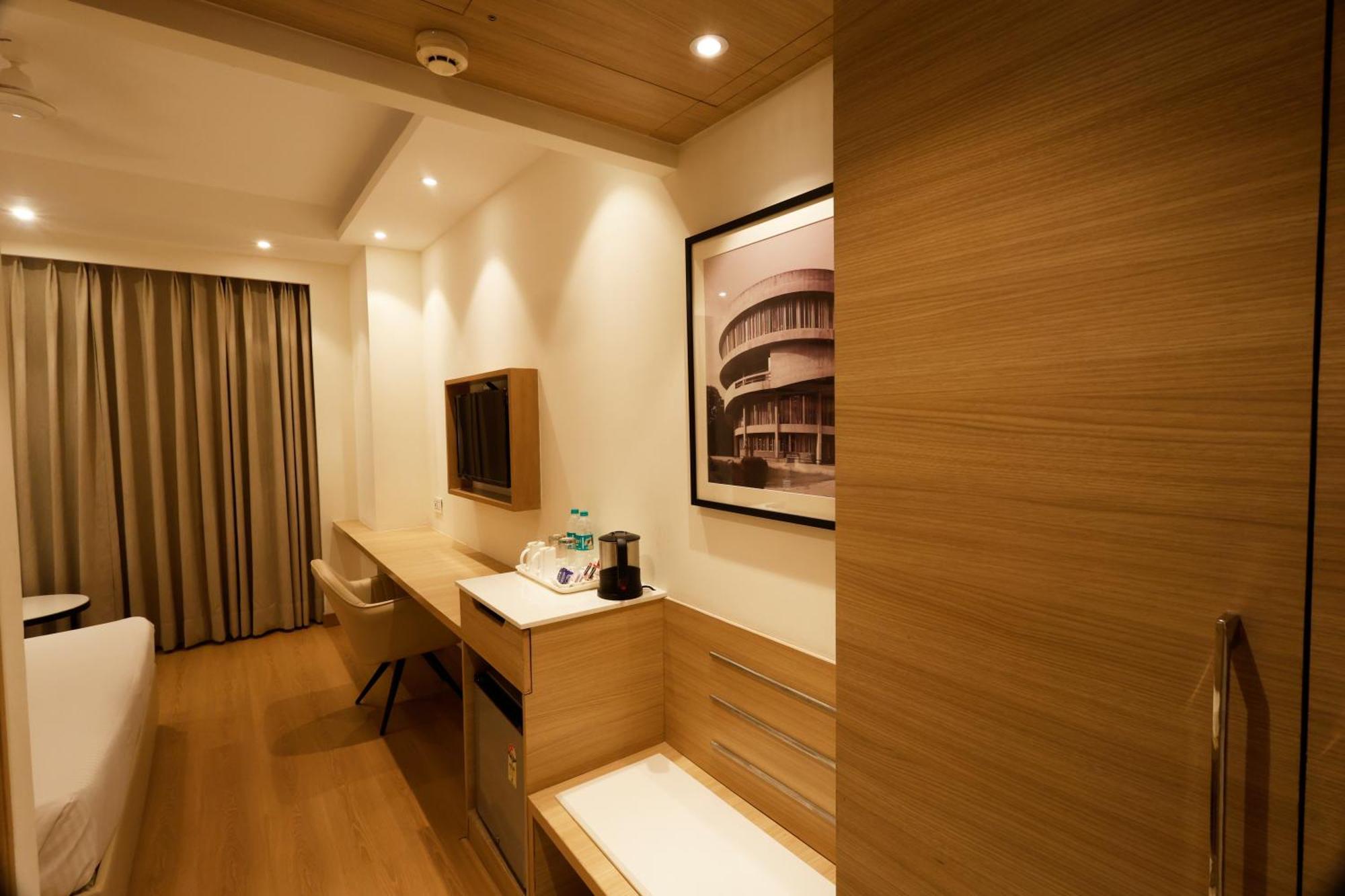 Tulip Inn Zirakpur Εξωτερικό φωτογραφία