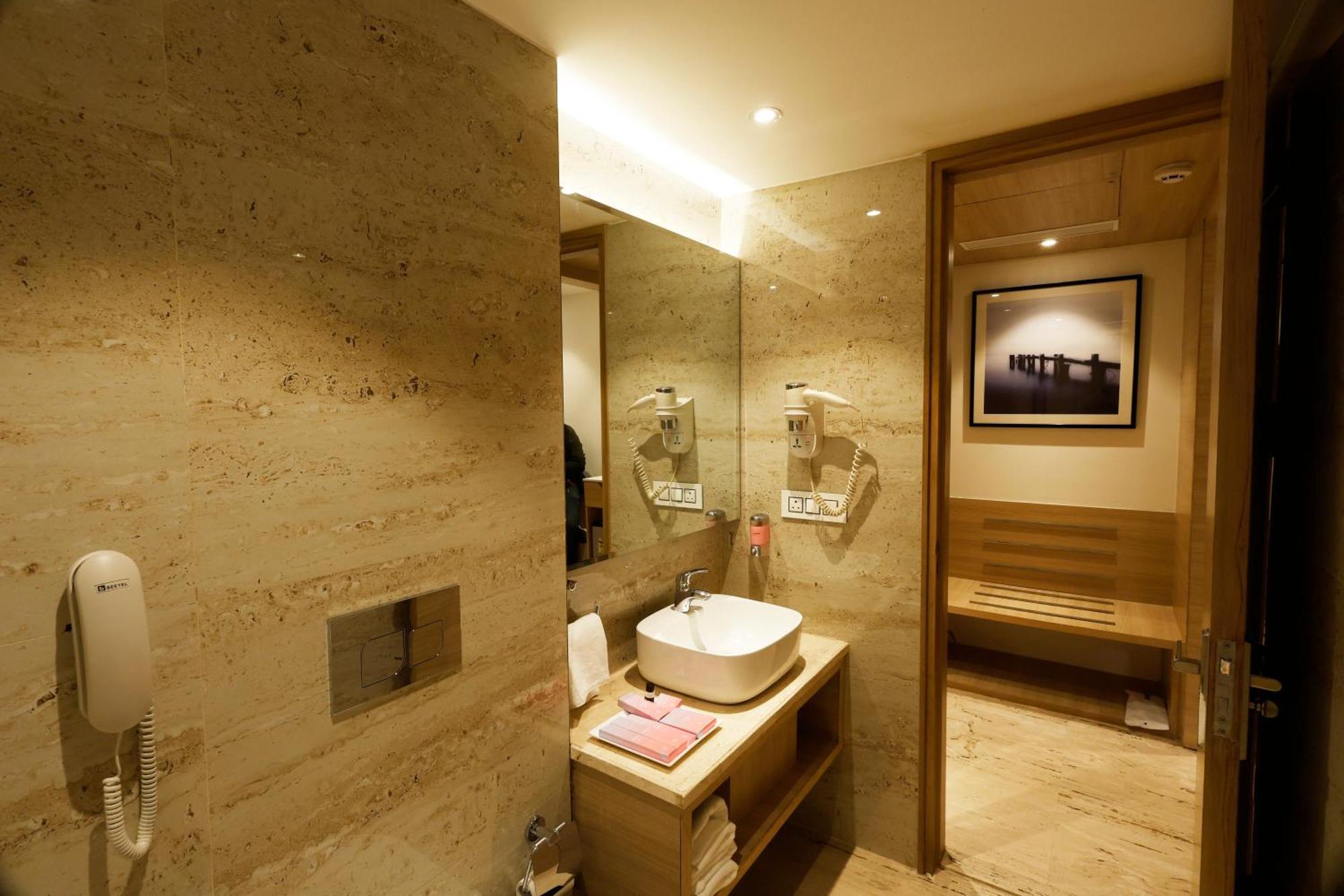 Tulip Inn Zirakpur Εξωτερικό φωτογραφία
