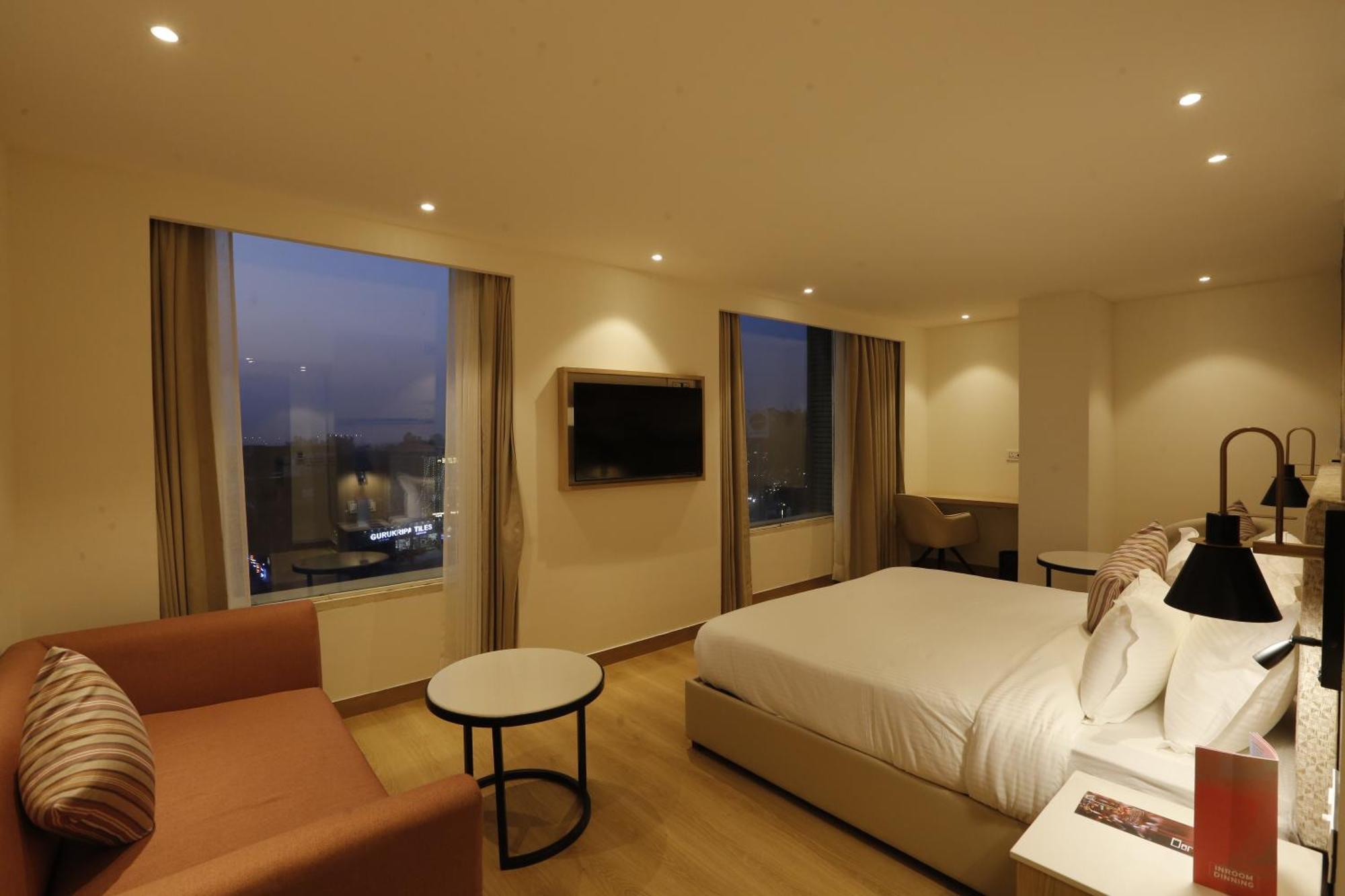 Tulip Inn Zirakpur Εξωτερικό φωτογραφία