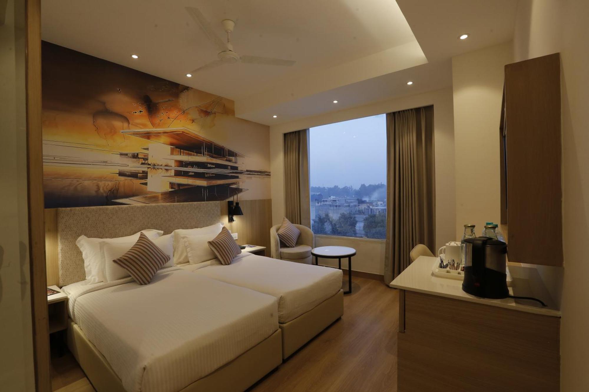 Tulip Inn Zirakpur Εξωτερικό φωτογραφία