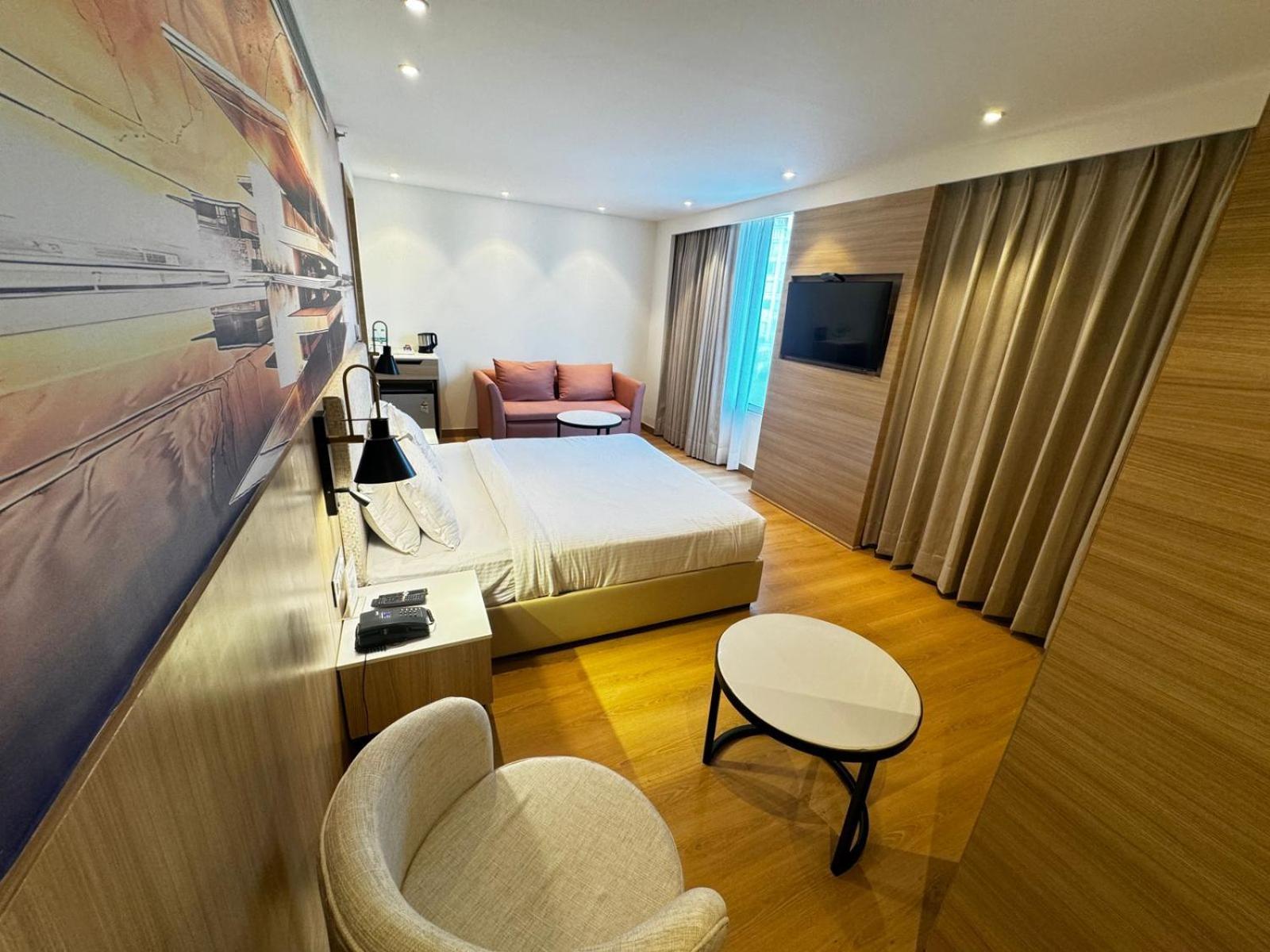 Tulip Inn Zirakpur Εξωτερικό φωτογραφία
