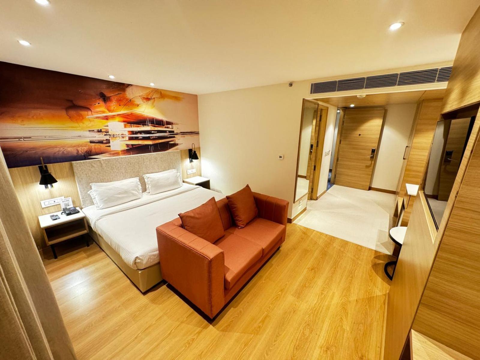 Tulip Inn Zirakpur Εξωτερικό φωτογραφία