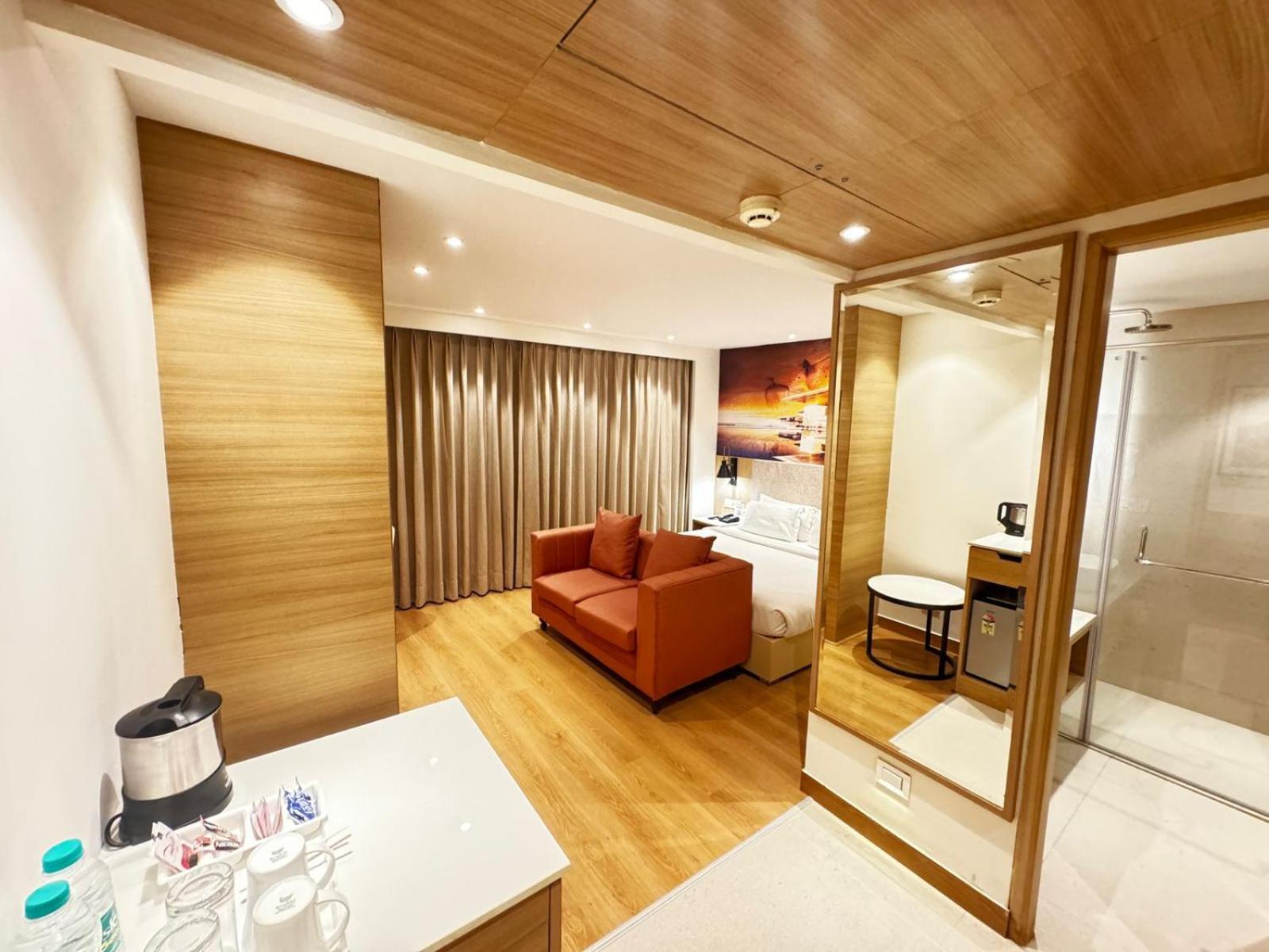 Tulip Inn Zirakpur Εξωτερικό φωτογραφία