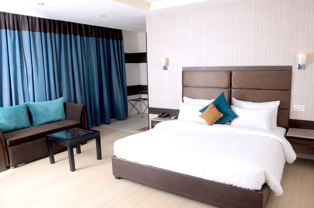 Tulip Inn Zirakpur Εξωτερικό φωτογραφία