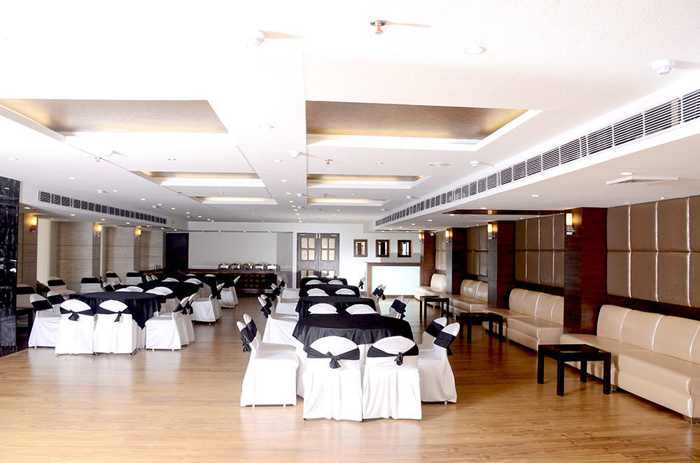 Tulip Inn Zirakpur Εξωτερικό φωτογραφία