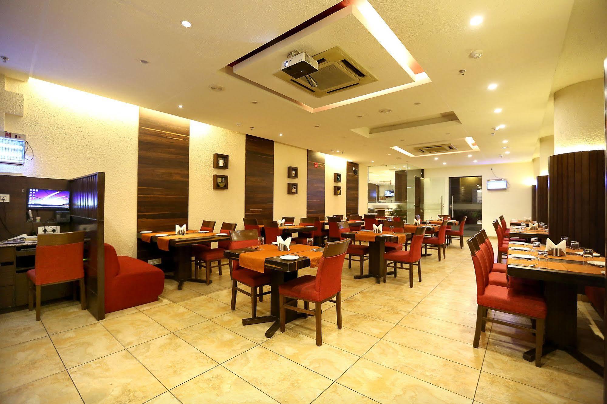 Tulip Inn Zirakpur Εξωτερικό φωτογραφία