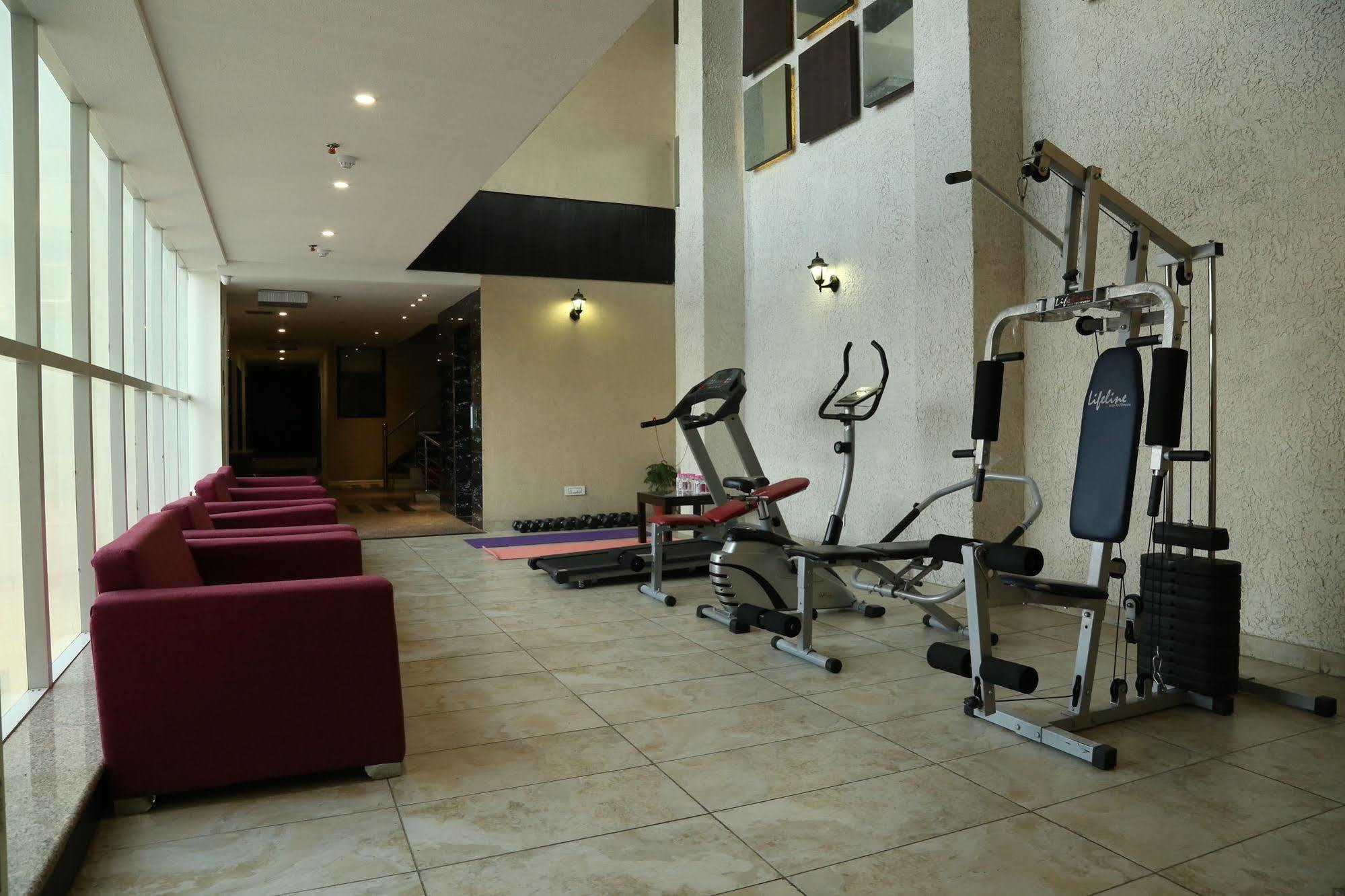 Tulip Inn Zirakpur Εξωτερικό φωτογραφία