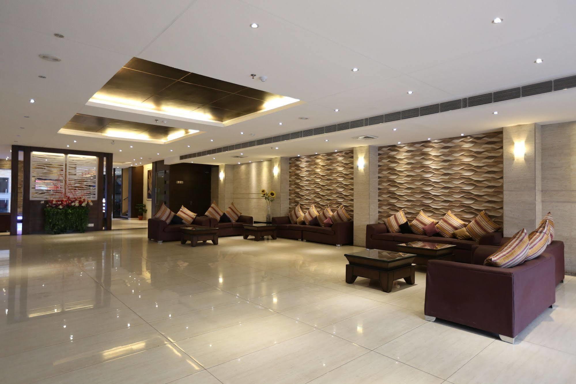 Tulip Inn Zirakpur Εξωτερικό φωτογραφία