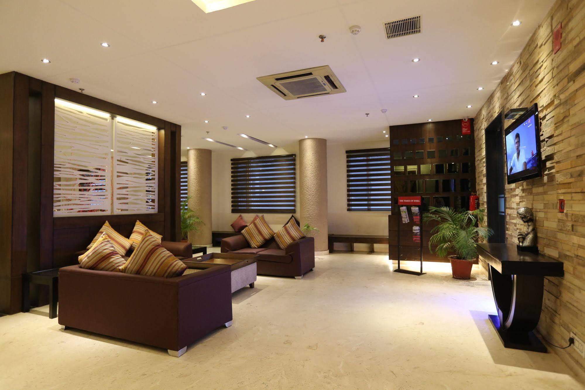 Tulip Inn Zirakpur Εξωτερικό φωτογραφία